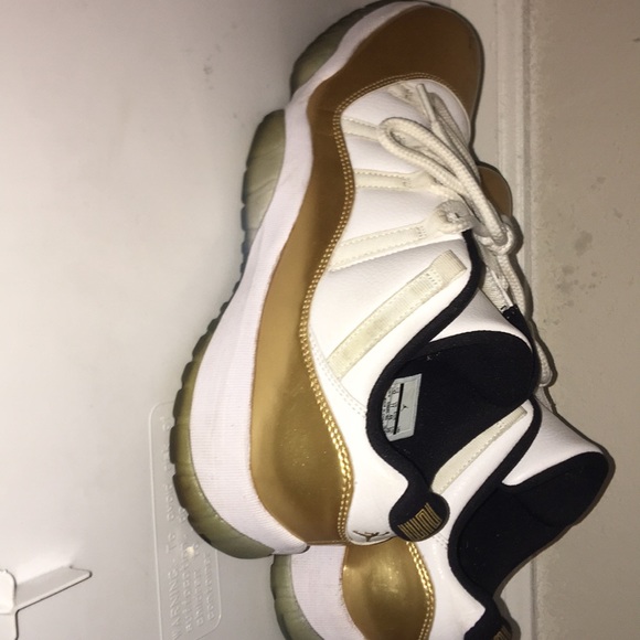Closing Ceremony 11’s | White/Metallic Gold | S:12 - Picture 3 of 4